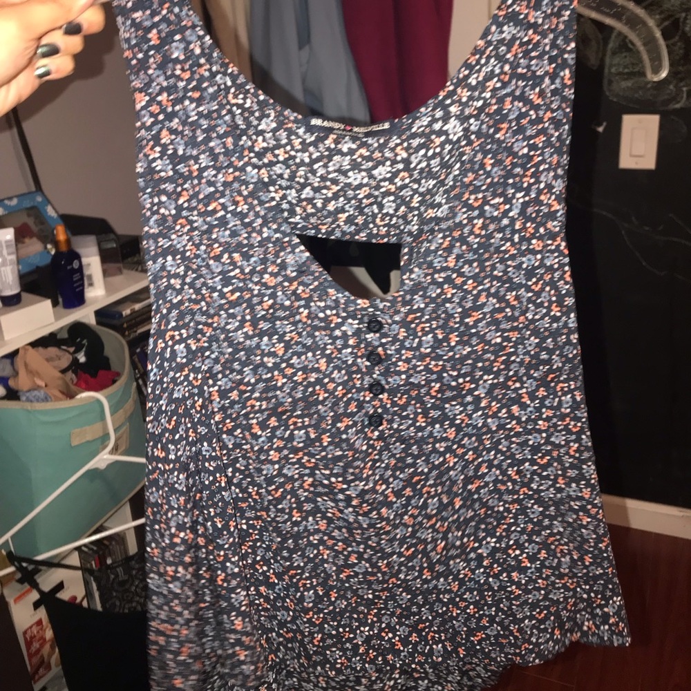 3 brandy melville tank top bundle!